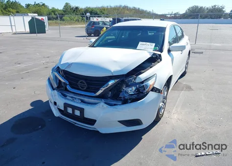 2017 Nissan Altima 2.5 S z USA, uszkodzony, nr VIN 1N4AL3AP5HC290843
